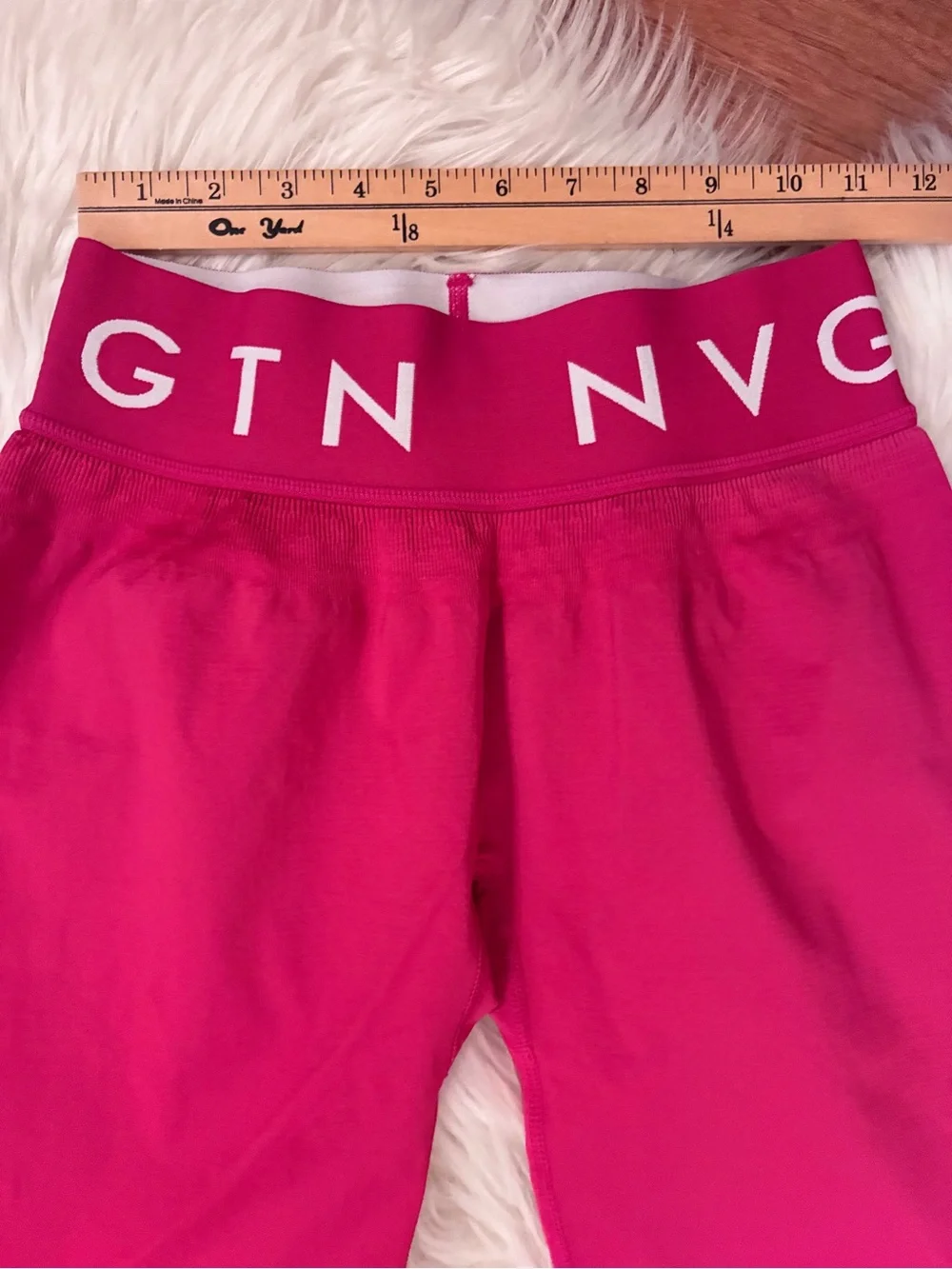 NVGTN Cosmo Hot Pink Seamless Leggings Sz Large Like New Activewear Yoga Gym